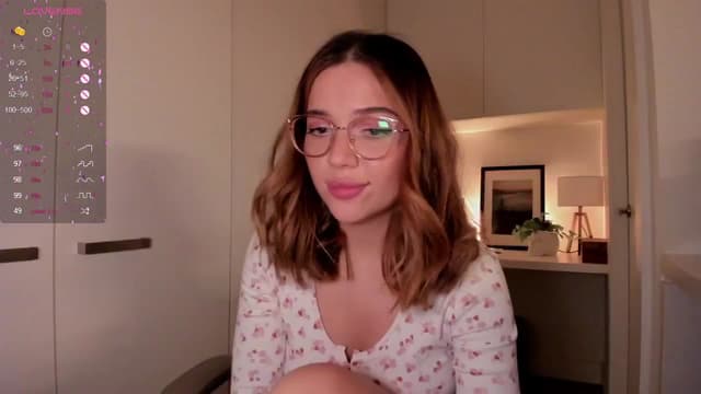 Gallery image thumbnail from cutee's myfreecams stream on, 09/09/2024, 15:52 image 6 of 20