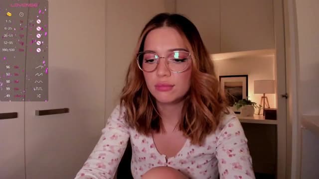 Gallery image thumbnail from cutee's myfreecams stream on, 09/09/2024, 15:52 image 11 of 20