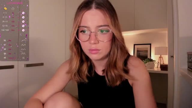 Gallery image thumbnail from cutee's myfreecams stream on, 09/11/2024, 16:14 image 8 of 20