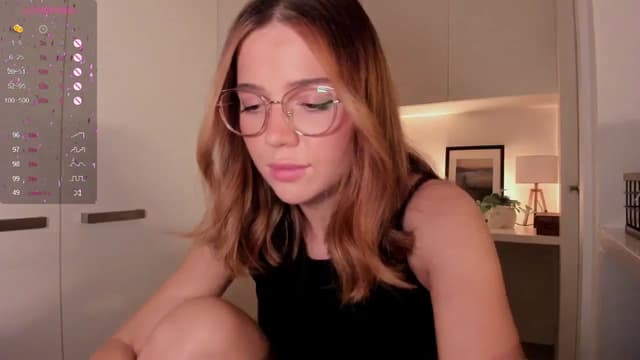 Gallery image thumbnail from cutee's myfreecams stream on, 09/11/2024, 16:14 image 19 of 20