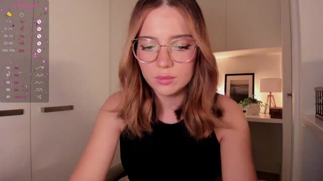Gallery image thumbnail from cutee's myfreecams stream on, 09/11/2024, 16:14 image 14 of 20