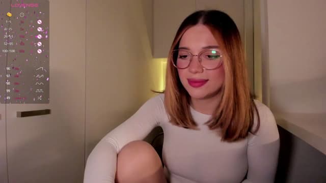 Gallery image thumbnail from cutee's myfreecams stream on, 09/13/2024, 14:37 image 6 of 20