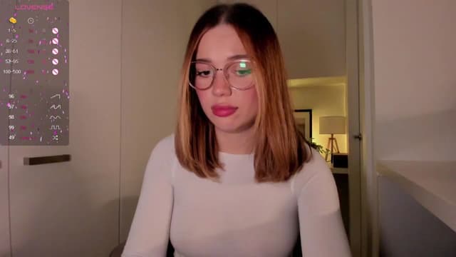 Gallery image thumbnail from cutee's myfreecams stream on, 09/13/2024, 15:41 image 13 of 20