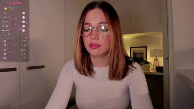 Gallery image thumbnail from cutee's myfreecams stream on, 09/13/2024, 15:41 image 14 of 20