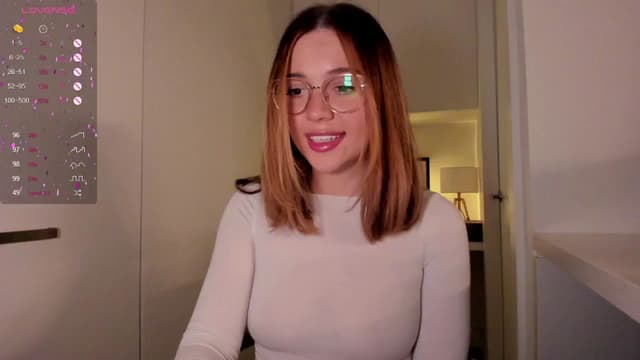 Gallery image thumbnail from cutee's myfreecams stream on, 09/13/2024, 18:52 image 8 of 20