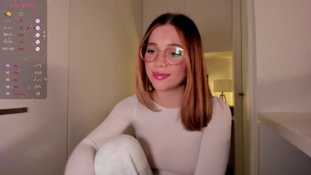 Gallery image thumbnail from cutee's myfreecams stream on, 09/13/2024, 18:52 image 18 of 20