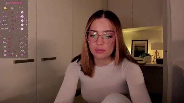 Gallery image thumbnail from cutee's myfreecams stream on, 09/16/2024, 15:54 image 18 of 20