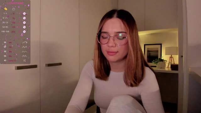 Gallery image thumbnail from cutee's myfreecams stream on, 09/16/2024, 16:58 image 15 of 20