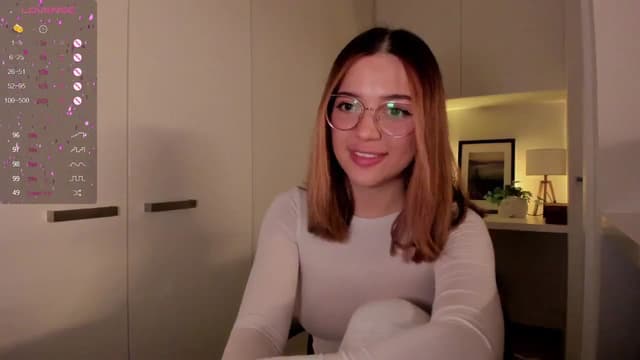 Gallery image thumbnail from cutee's myfreecams stream on, 09/16/2024, 16:58 image 16 of 20