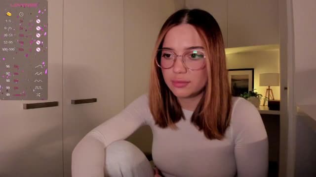 Gallery image thumbnail from cutee's myfreecams stream on, 09/16/2024, 16:58 image 2 of 20