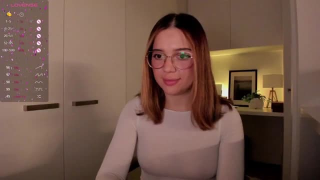 Gallery image thumbnail from cutee's myfreecams stream on, 09/16/2024, 16:58 image 12 of 20