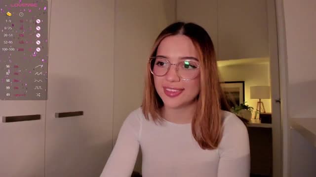 Gallery image thumbnail from cutee's myfreecams stream on, 09/16/2024, 18:26 image 15 of 20