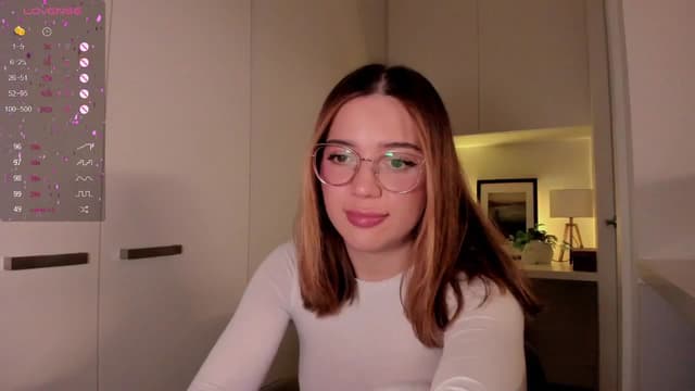 Gallery image thumbnail from cutee's myfreecams stream on, 09/16/2024, 18:26 image 18 of 20