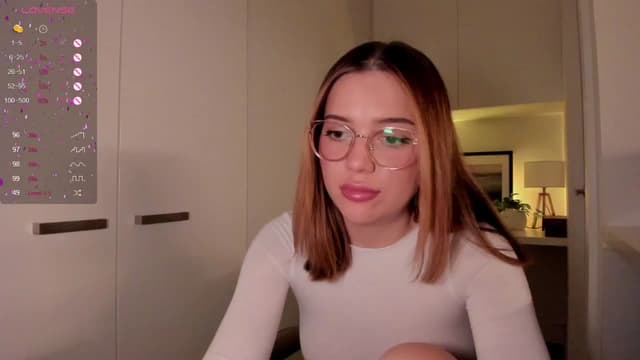 Gallery image thumbnail from cutee's myfreecams stream on, 09/17/2024, 06:03 image 13 of 20