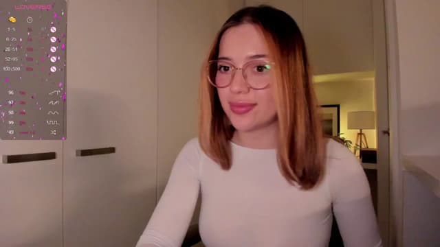 Gallery image thumbnail from cutee's myfreecams stream on, 09/17/2024, 06:03 image 7 of 20
