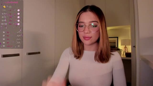 Gallery image thumbnail from cutee's myfreecams stream on, 09/17/2024, 06:03 image 3 of 20
