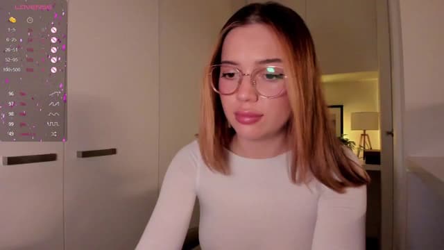 Gallery image thumbnail from cutee's myfreecams stream on, 09/17/2024, 06:03 image 6 of 20