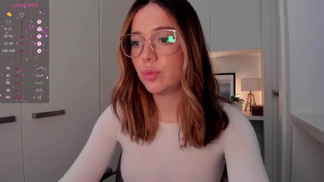 Gallery image thumbnail from cutee's myfreecams stream on, 11/04/2024, 07:03 image 5 of 20