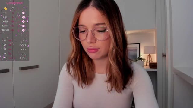 Gallery image thumbnail from cutee's myfreecams stream on, 11/04/2024, 07:03 image 14 of 20