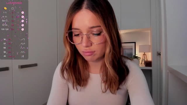 Gallery image thumbnail from cutee's myfreecams stream on, 11/04/2024, 07:03 image 7 of 20