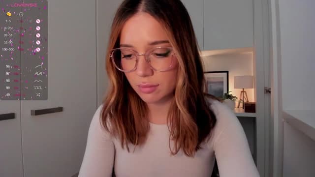 Gallery image thumbnail from cutee's myfreecams stream on, 11/04/2024, 07:03 image 6 of 20