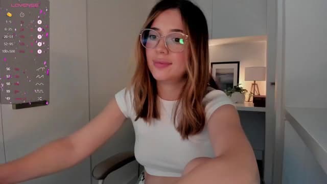 Gallery image thumbnail from cutee's myfreecams stream on, 11/26/2024, 07:14 image 17 of 20