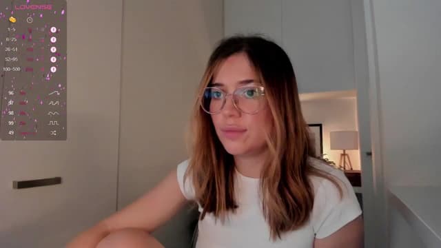 Gallery image thumbnail from cutee's myfreecams stream on, 11/26/2024, 07:14 image 4 of 20