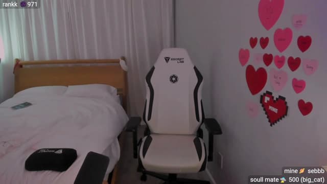 Gallery image thumbnail from daisx's myfreecams stream on, 02/15/2024, 05:42 image 3 of 20