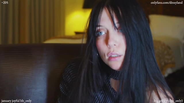 Gallery image thumbnail from diney's myfreecams stream on, 01/16/2023, 05:01 image 18 of 20