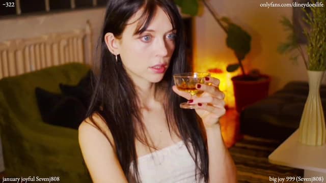 Gallery image thumbnail from diney's myfreecams stream on, 01/29/2023, 04:24 image 7 of 20