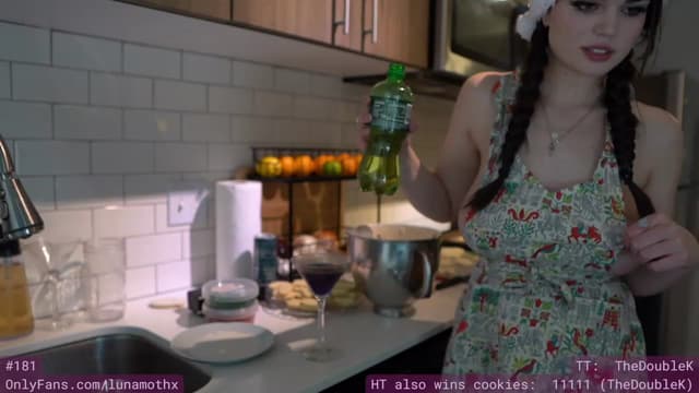 Gallery image thumbnail from eThot's myfreecams stream on, 12/23/2022, 10:28 image 7 of 20