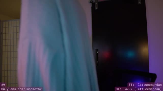 Gallery image thumbnail from eThot's myfreecams stream on, 01/03/2023, 10:50 image 20 of 20