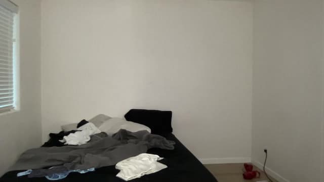 Gallery image thumbnail from ed3nn's myfreecams stream on, 05/19/2023, 02:21 image 12 of 20