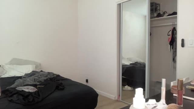 Gallery image thumbnail from ed3nn's myfreecams stream on, 05/25/2023, 20:12 image 19 of 20