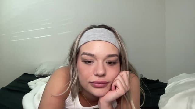 Gallery image thumbnail from ed3nn's myfreecams stream on, 05/27/2023, 24:01 image 16 of 20