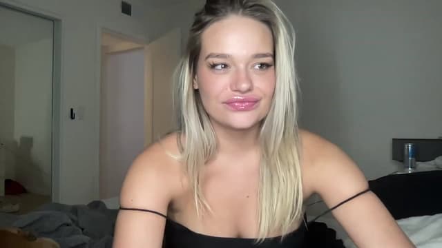 Gallery image thumbnail from ed3nn's myfreecams stream on, 06/03/2023, 06:43 image 6 of 20