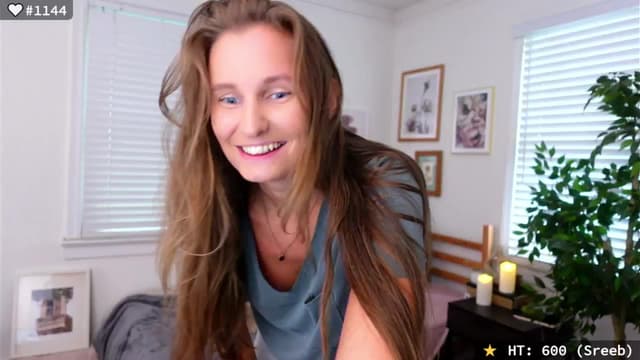 Gallery image thumbnail from el_xo's myfreecams stream on, 08/09/2025, 20:40 image 13 of 20