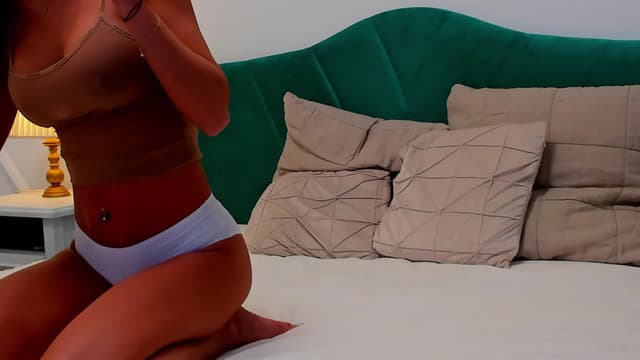 Gallery image thumbnail from ella5's myfreecams stream on, 04/29/2023, 08:39 image 6 of 20
