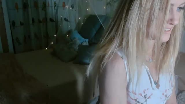 Gallery image thumbnail from iCali's myfreecams stream on, 04/10/2023, 11:59 image 5 of 20