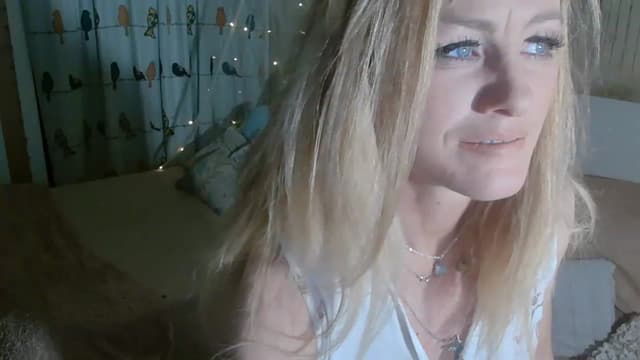 Gallery image thumbnail from iCali's myfreecams stream on, 04/10/2023, 11:59 image 4 of 20