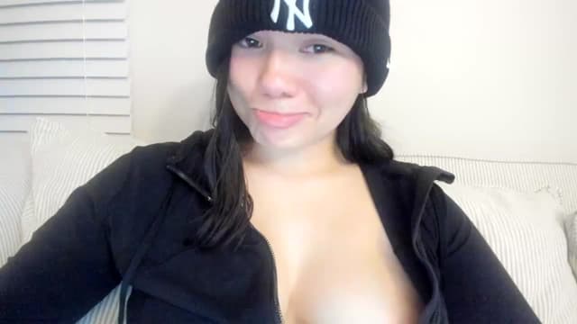 Gallery image thumbnail from imava's myfreecams stream on, 11/12/2023, 14:38 image 3 of 20