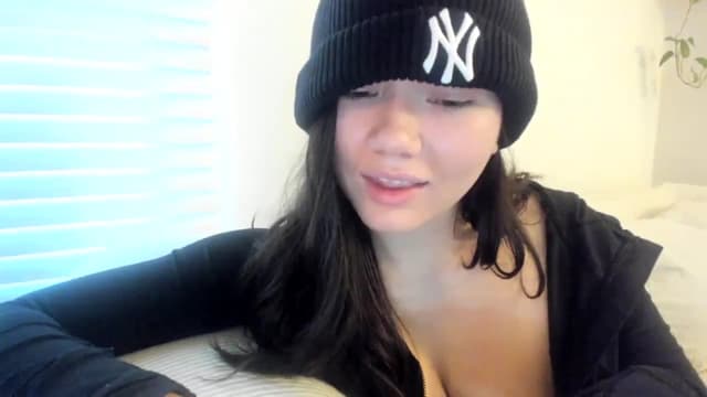 Gallery image thumbnail from imava's myfreecams stream on, 11/12/2023, 14:38 image 11 of 20