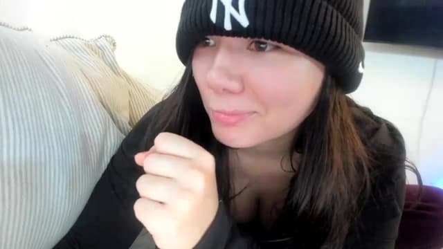 Gallery image thumbnail from imava's myfreecams stream on, 11/12/2023, 20:46 image 18 of 20