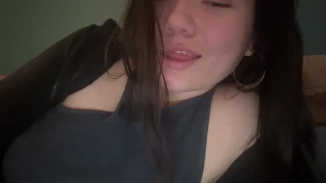 Gallery image thumbnail from imava's myfreecams stream on, 03/04/2024, 17:20 image 14 of 20