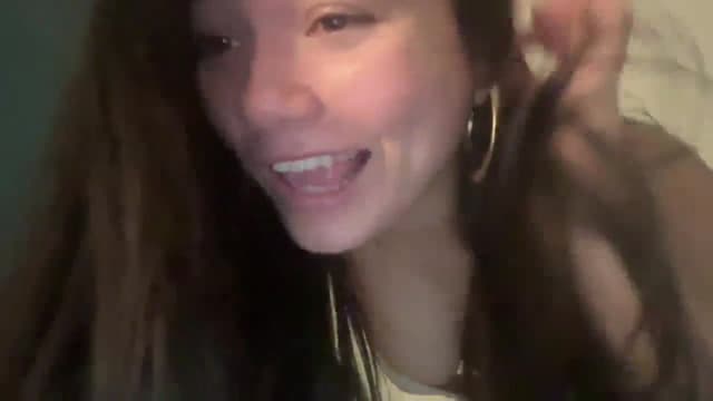 Gallery image thumbnail from imava's myfreecams stream on, 03/05/2024, 20:09 image 16 of 20