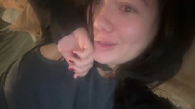 Gallery image thumbnail from imava's myfreecams stream on, 05/17/2024, 21:37 image 13 of 20