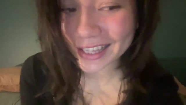 Gallery image thumbnail from imava's myfreecams stream on, 05/20/2024, 08:16 image 16 of 20