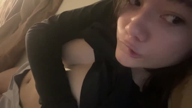 Gallery image thumbnail from imava's myfreecams stream on, 08/08/2024, 01:01 image 16 of 20