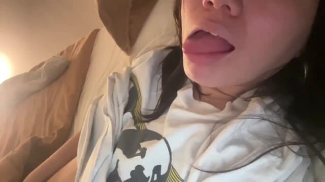 Gallery image thumbnail from imava's myfreecams stream on, 12/13/2024, 08:35 image 12 of 20