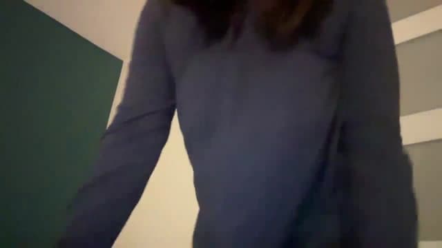 Gallery image thumbnail from imava's myfreecams stream on, 12/16/2024, 07:17 image 11 of 20